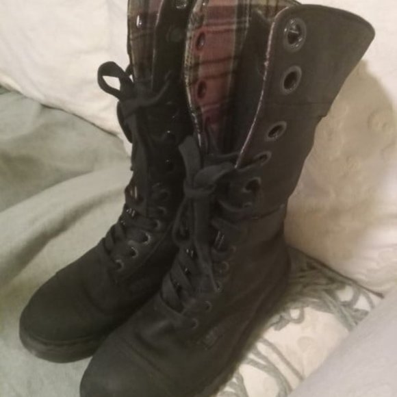 Dr. Marten Lace up Boots - Picture 2 of 3
